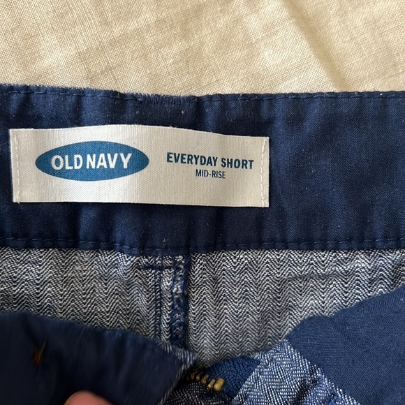 Old navy linen every day short - Picture 3 of 4